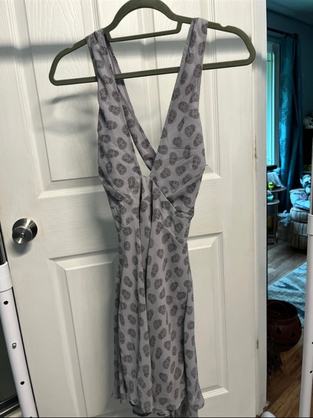 Women’s Gray Paisley V-Neck front Knot in back Dress